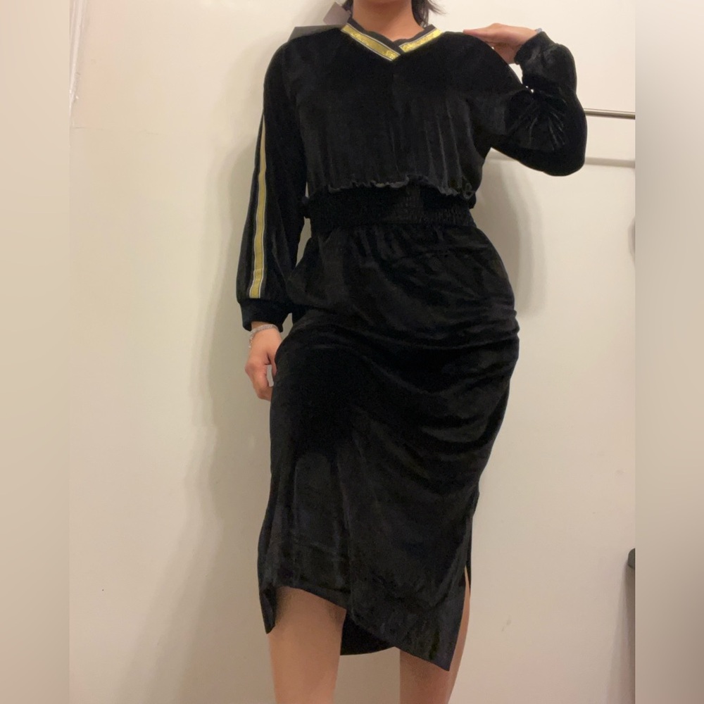 M26 Buru Black Velvet Maxi Dress